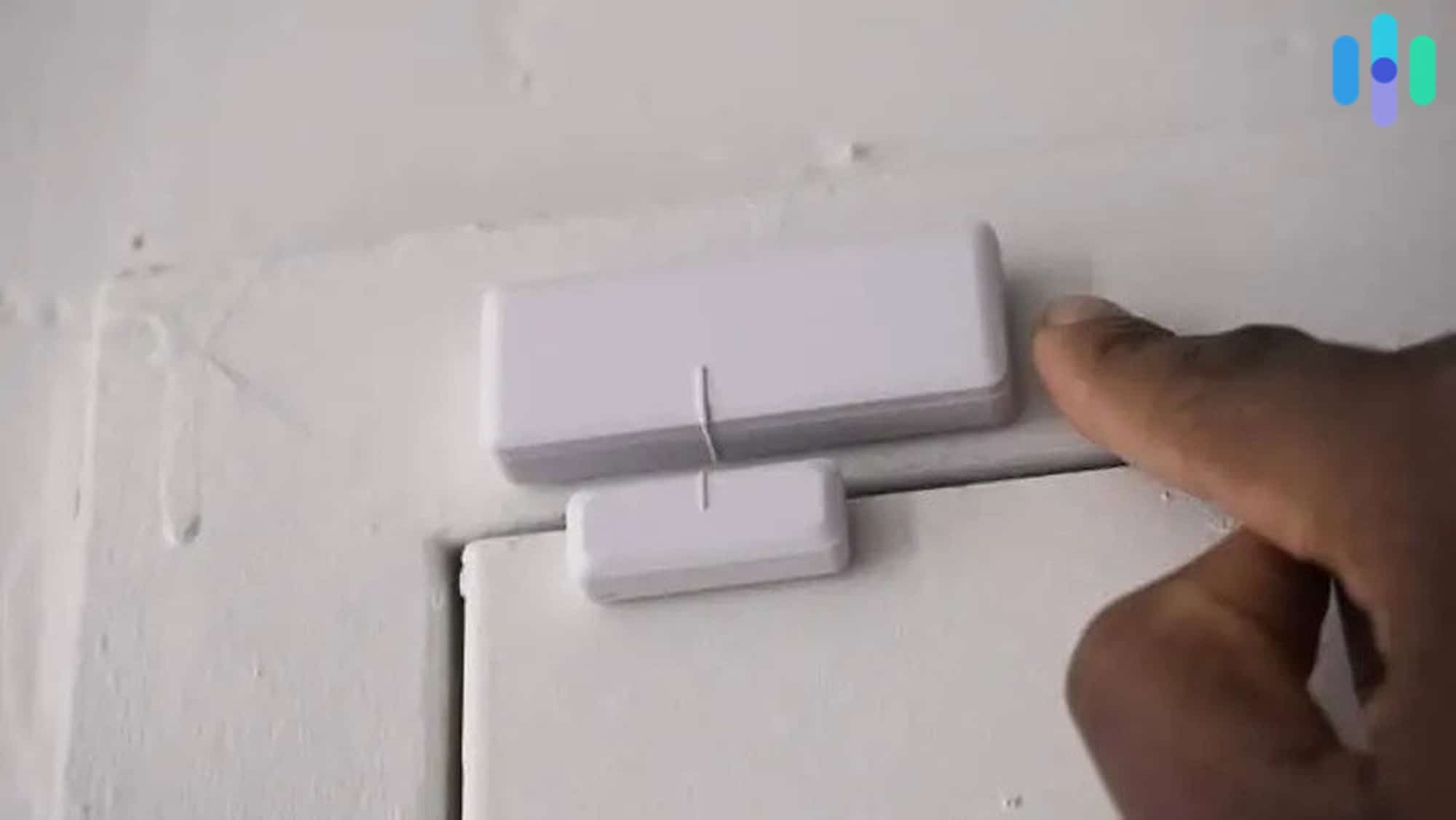 Vivint Entry Sensor on Door